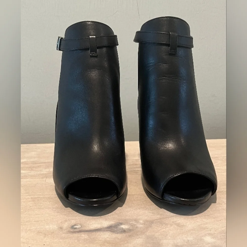 Michael Kors Lawson Black Leather Open Toe Boot  Size 7M   New Without B…‎